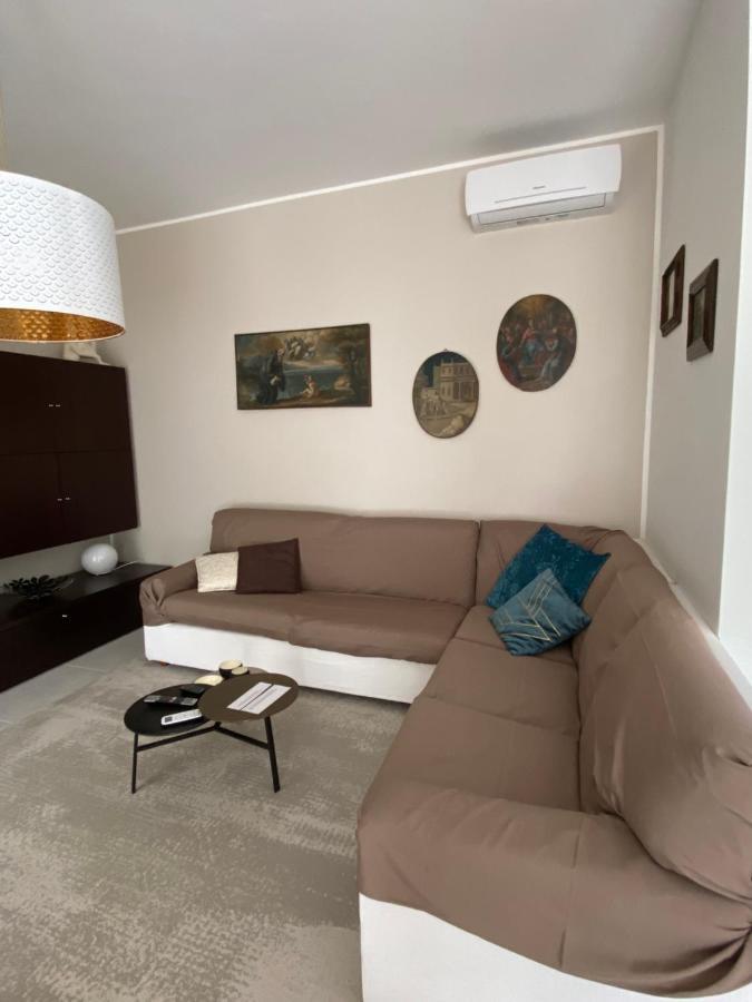 Maison Morandi Spinone Al Lago Bagian luar foto